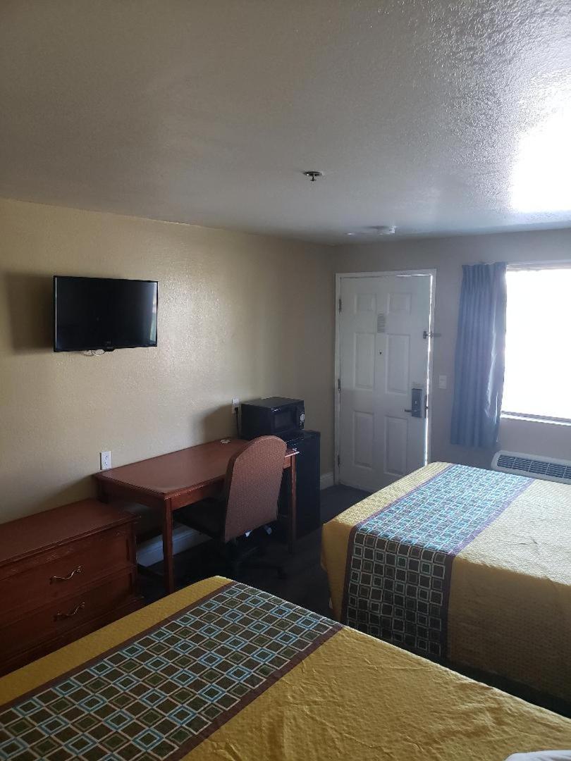 University Inn Fresno Dış mekan fotoğraf